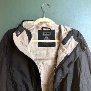 LL Bean rain resistant windbreaker